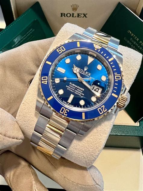 rolex submariner blue features